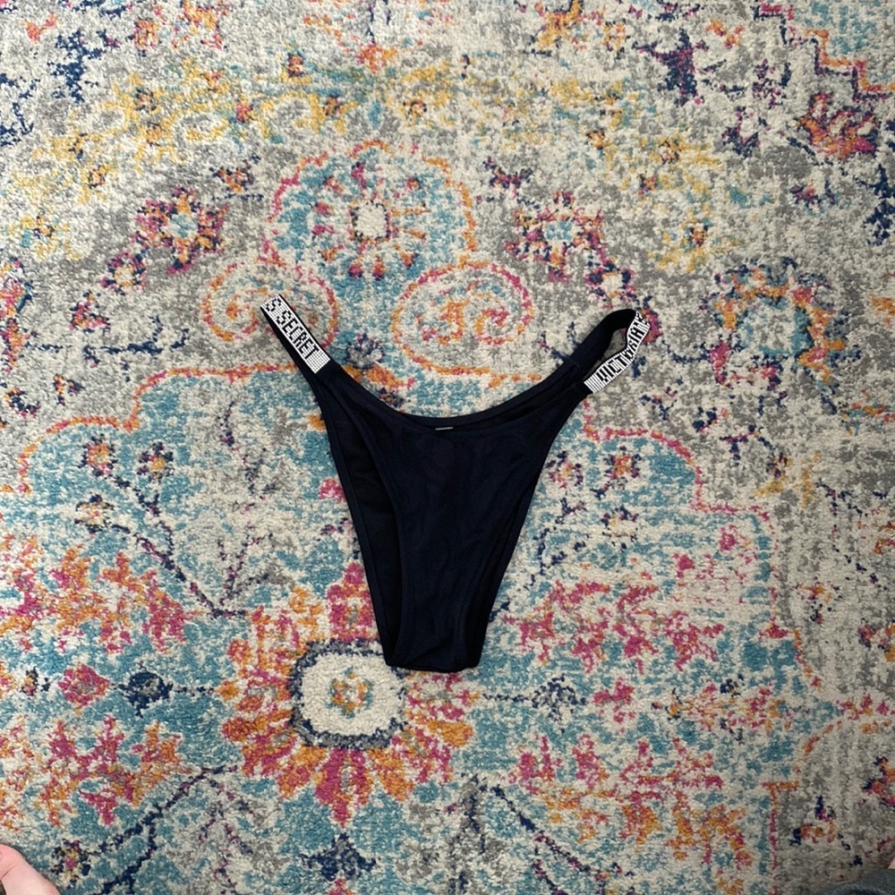 Size large bottom